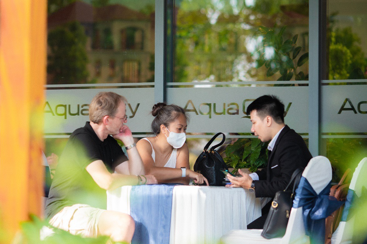 Aqua City thu hút sự quan tâm không chỉ từ khách hàng người Việt mà còn có khách hàng người nước ngoài muốn mua để định cư tại đây